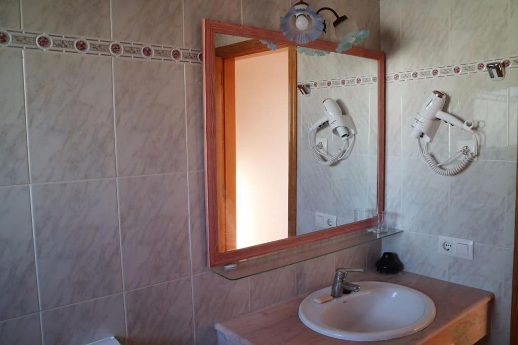 Spectacular Villa With Swimmingpool In Cala Blanca Κάλα Μπλάνκα Εξωτερικό φωτογραφία